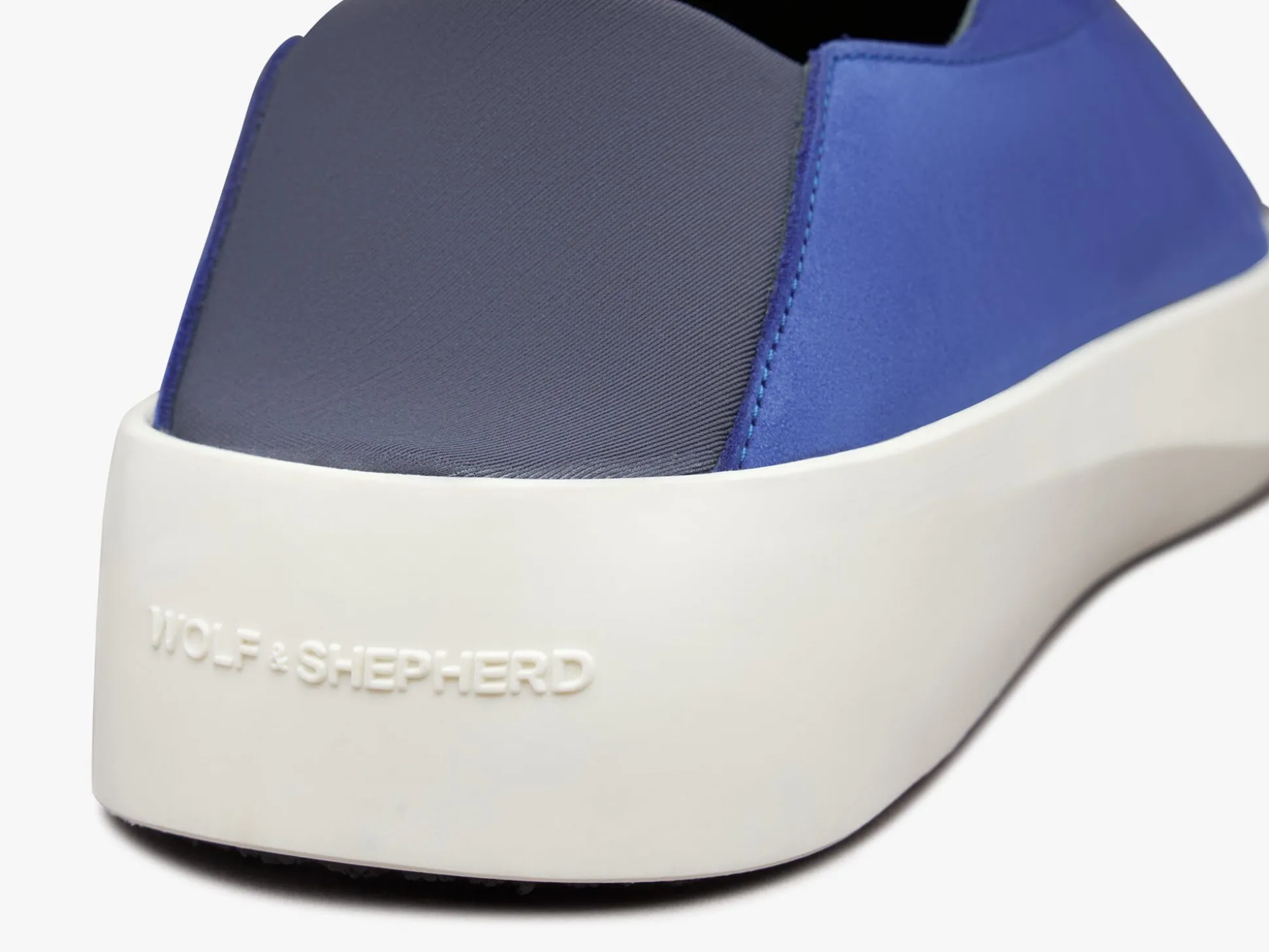 Wolf & Shepherd Cruise™ Ace>Women Slip-ons