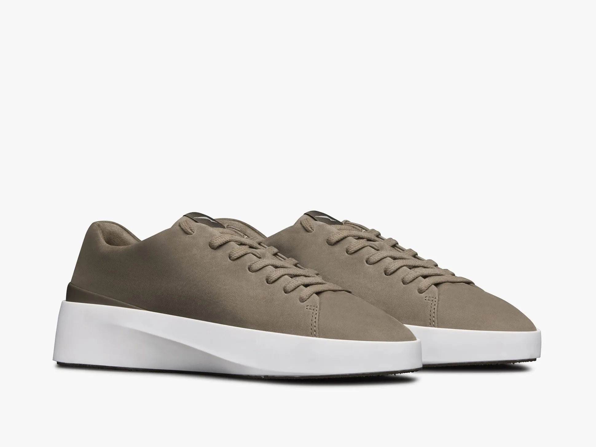 Wolf & Shepherd Cruise™ Lo> Trainers | Hybrid Dress