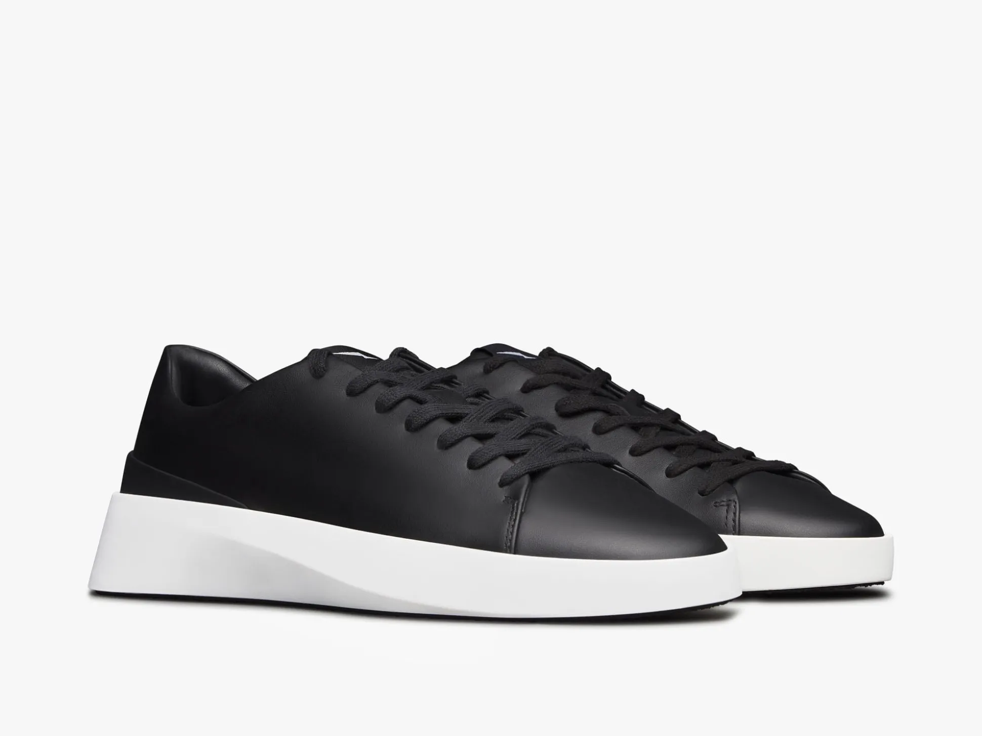 Wolf & Shepherd Cruise™ Lo>Women Lace-ups | Slip-ons