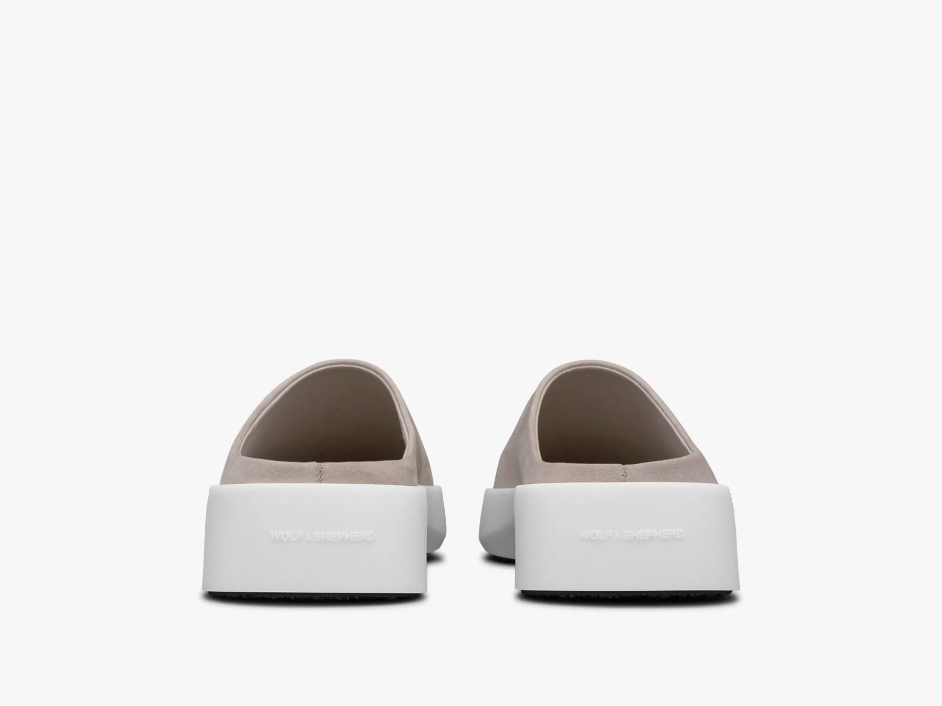 Wolf & Shepherd Cruise™ Mule>Women Slip-ons