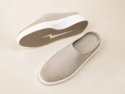 Wolf & Shepherd Cruise™ Mule><noscript><img width=