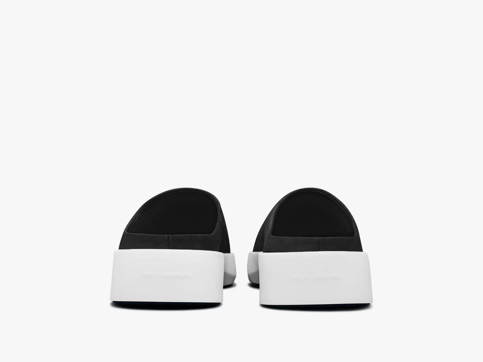 Wolf & Shepherd Cruise™ Mule>Women Slip-ons
