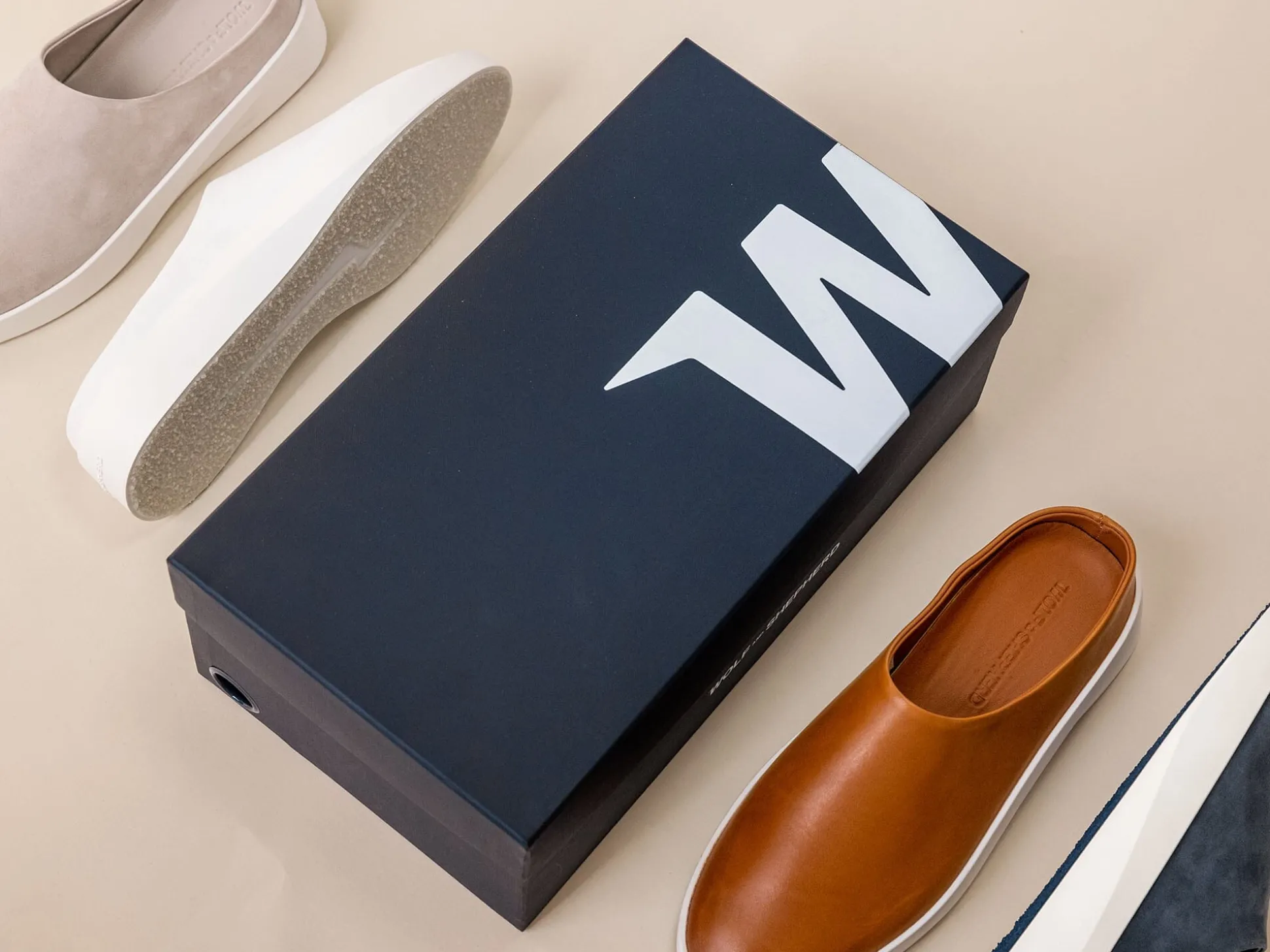 Wolf & Shepherd Cruise™ Mule>Women Slip-ons